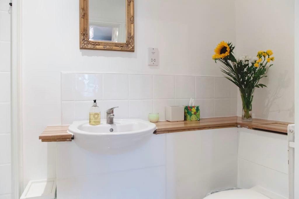 Lynbrook Grove Guesthouse London Bagian luar foto